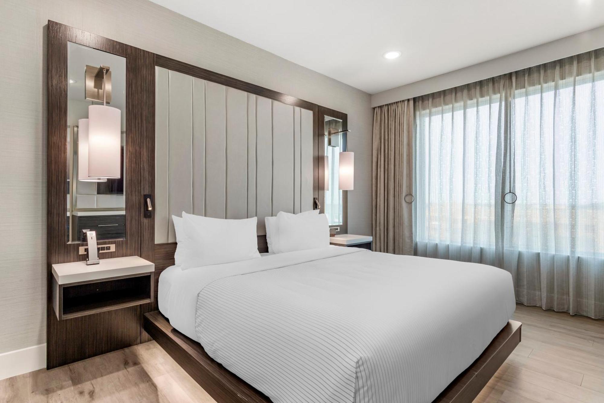 Cambria Hotel Austin Uptown Near The Domain エクステリア 写真