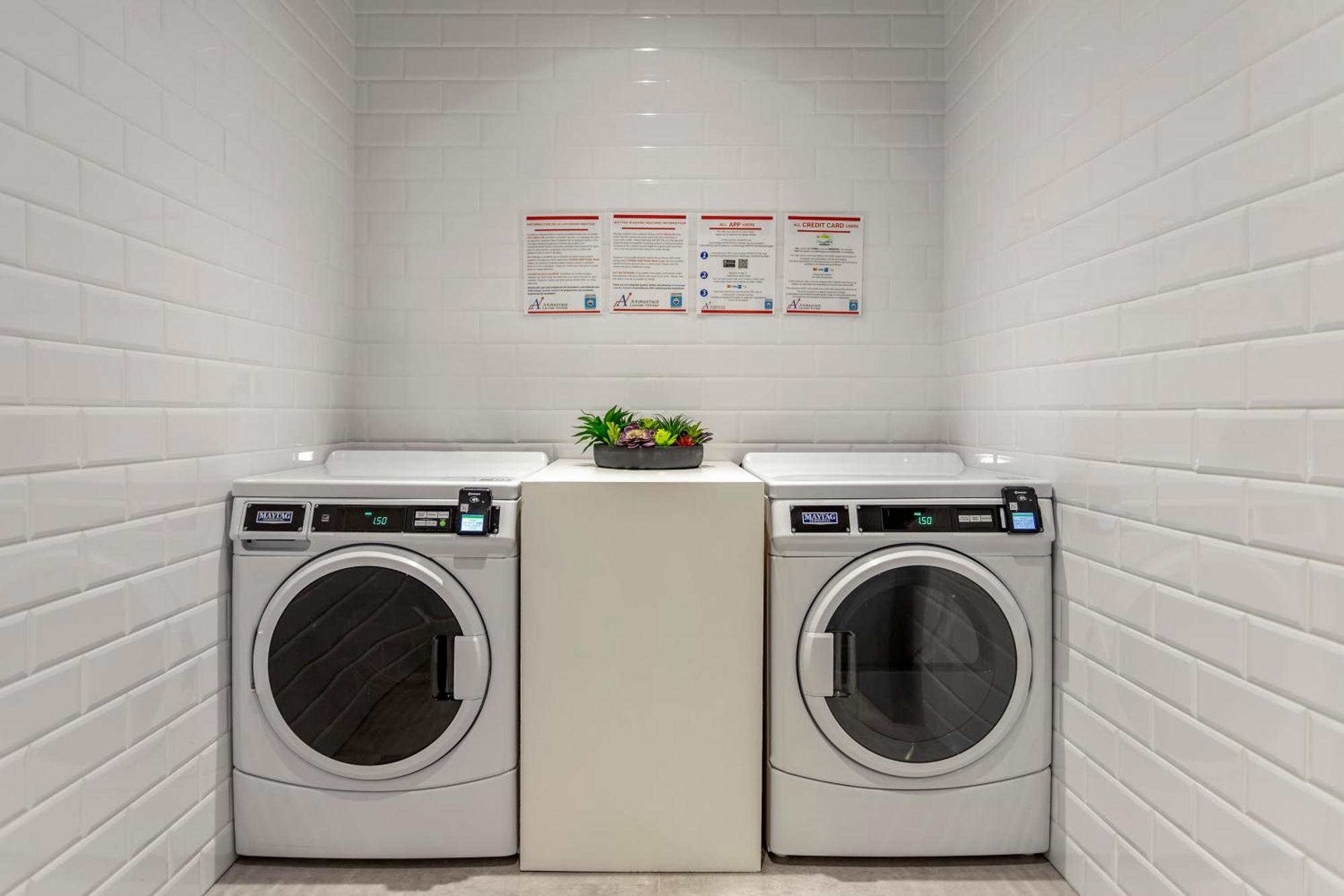 Cambria Hotel Austin Uptown Near The Domain エクステリア 写真