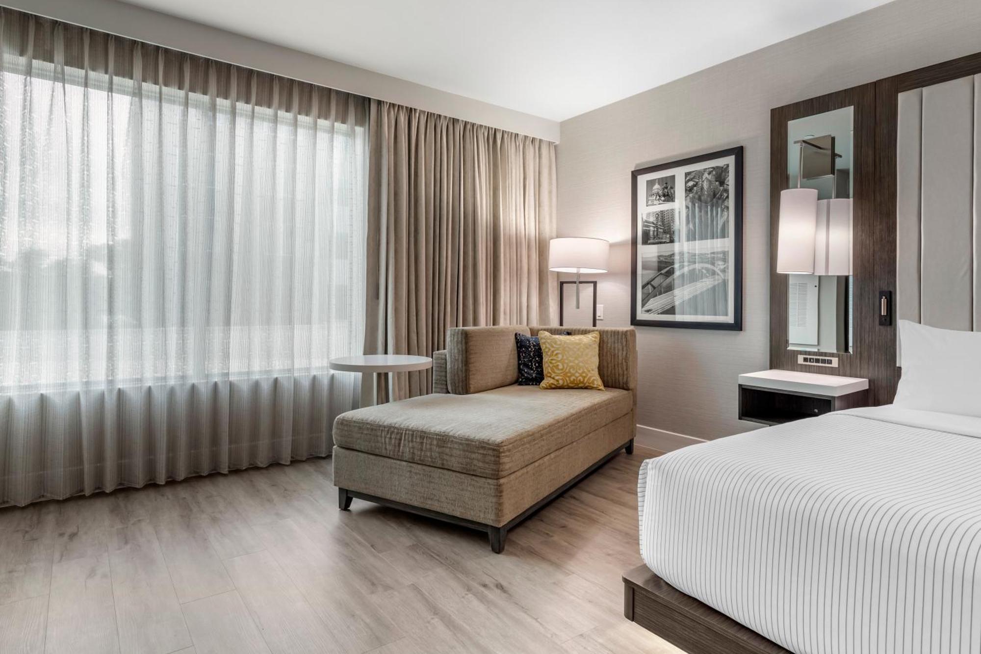 Cambria Hotel Austin Uptown Near The Domain エクステリア 写真