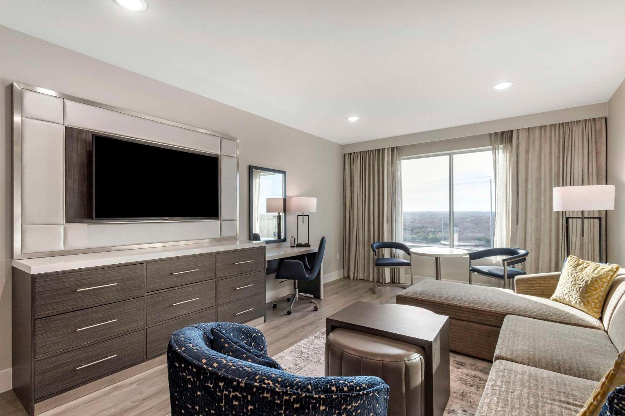Cambria Hotel Austin Uptown Near The Domain エクステリア 写真