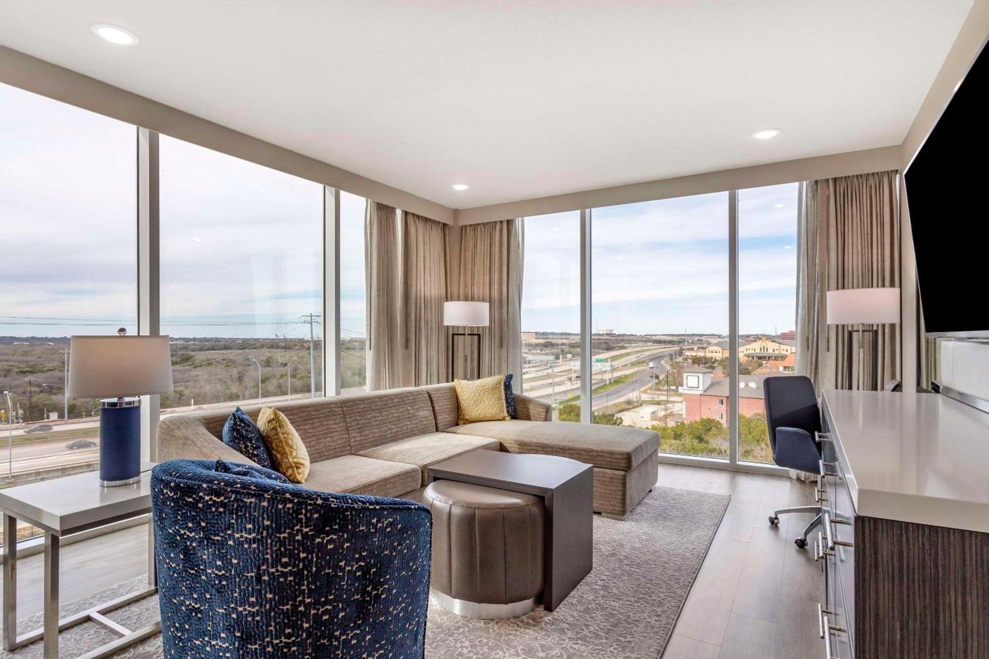 Cambria Hotel Austin Uptown Near The Domain エクステリア 写真