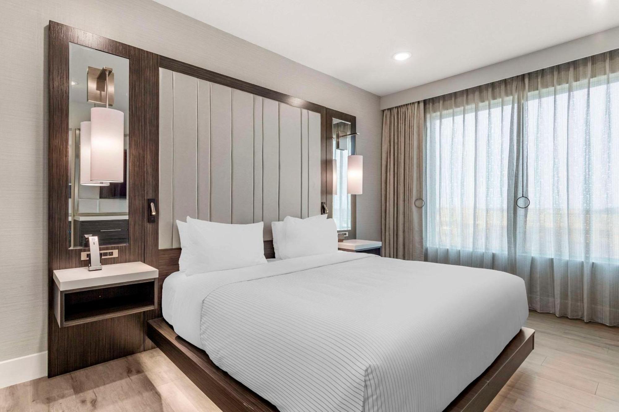 Cambria Hotel Austin Uptown Near The Domain エクステリア 写真