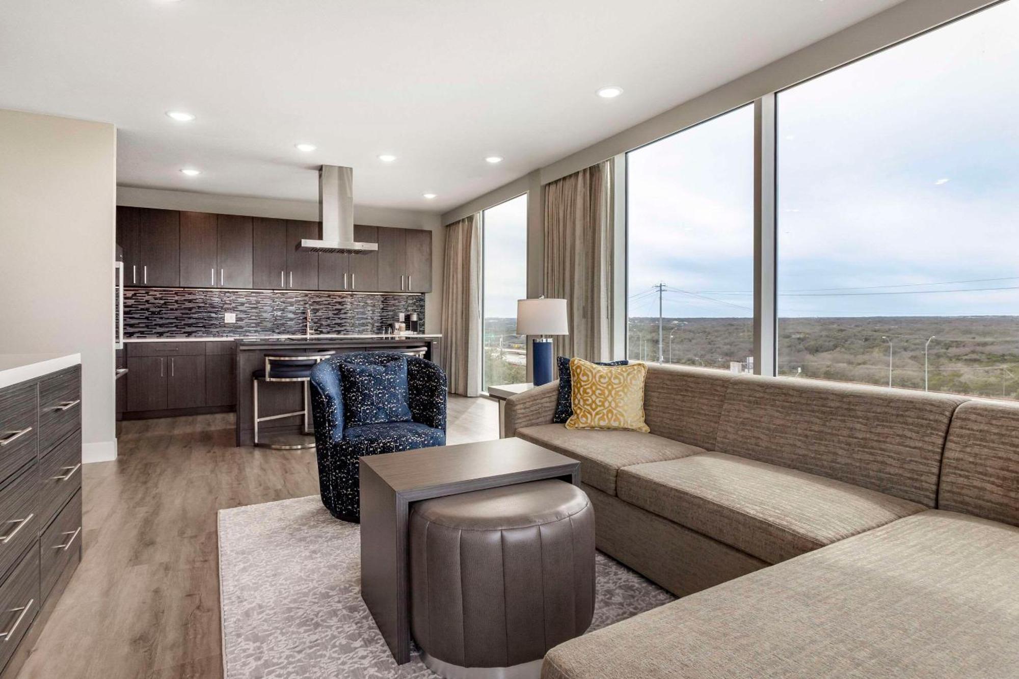 Cambria Hotel Austin Uptown Near The Domain エクステリア 写真