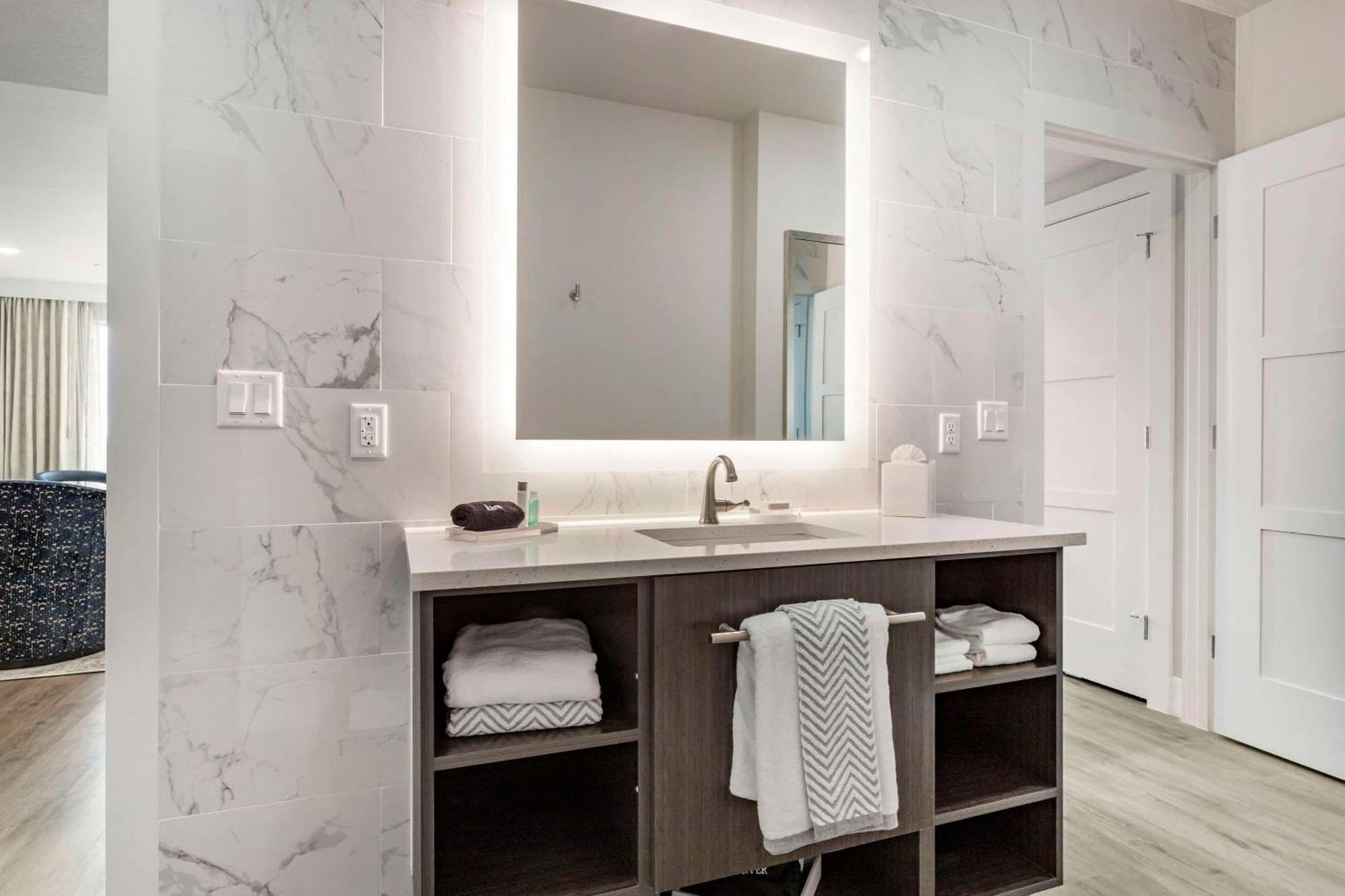 Cambria Hotel Austin Uptown Near The Domain エクステリア 写真