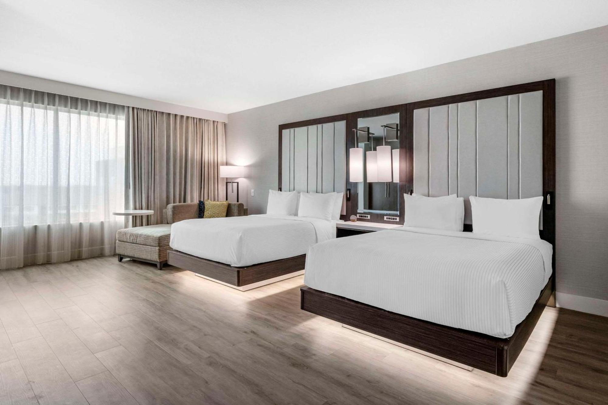 Cambria Hotel Austin Uptown Near The Domain エクステリア 写真